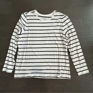Banana Republic Black and White Striped Long Sleeve Tee Soft NEW never worn
